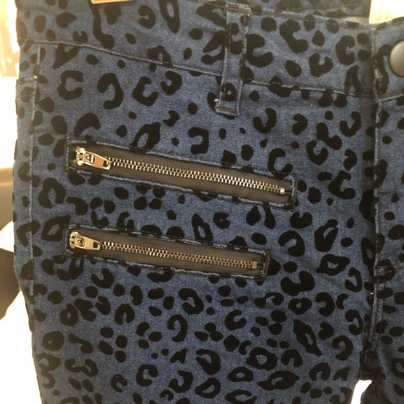 Blue pants w/ black velvet design - Picture 3 of 5